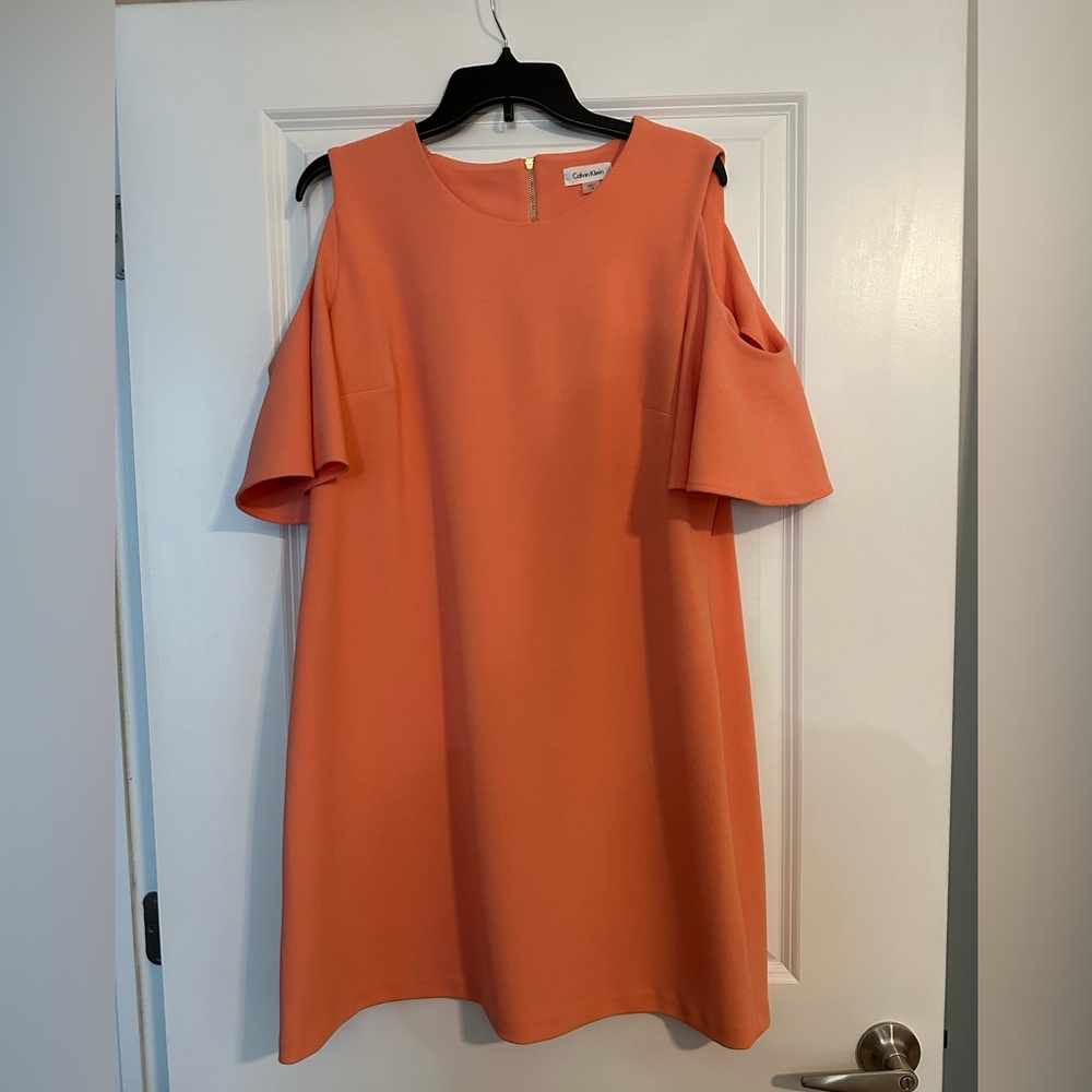 Peach Calvin Klein Cold Shoulder Dress - Size 16. Perfect for Spring & Summer!